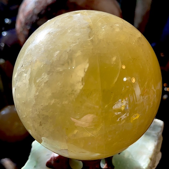 🔥SALE🔥 Yellow Smokey Quartz Crystal Sphere! Watch The Video! - Picture 7 of 12